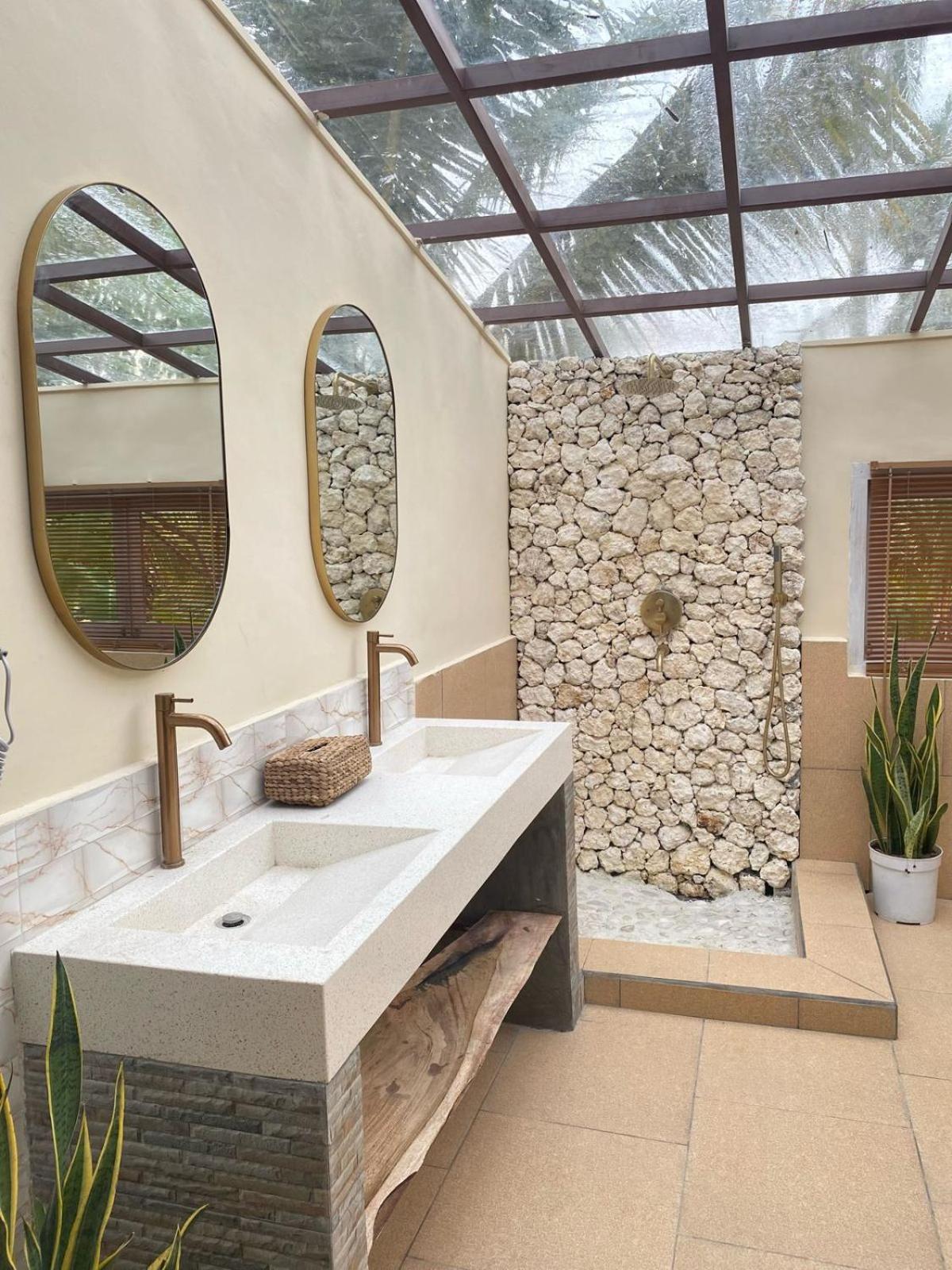 Gading Tree House Villa Batununggul Exterior photo