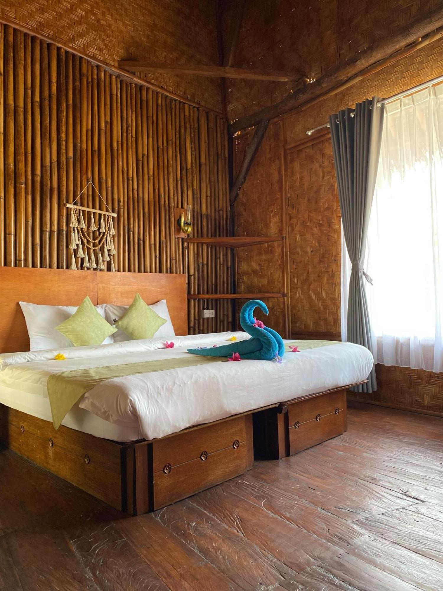 Gading Tree House Villa Batununggul Exterior photo